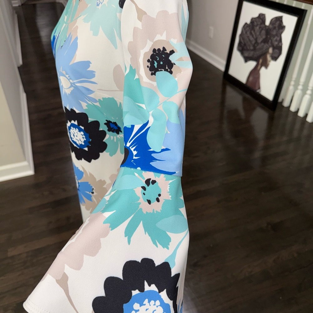 Beautiful Calvin Klein Floral Midi Dress w/ Long Bell Sleeves! - Picture 5 of 8
